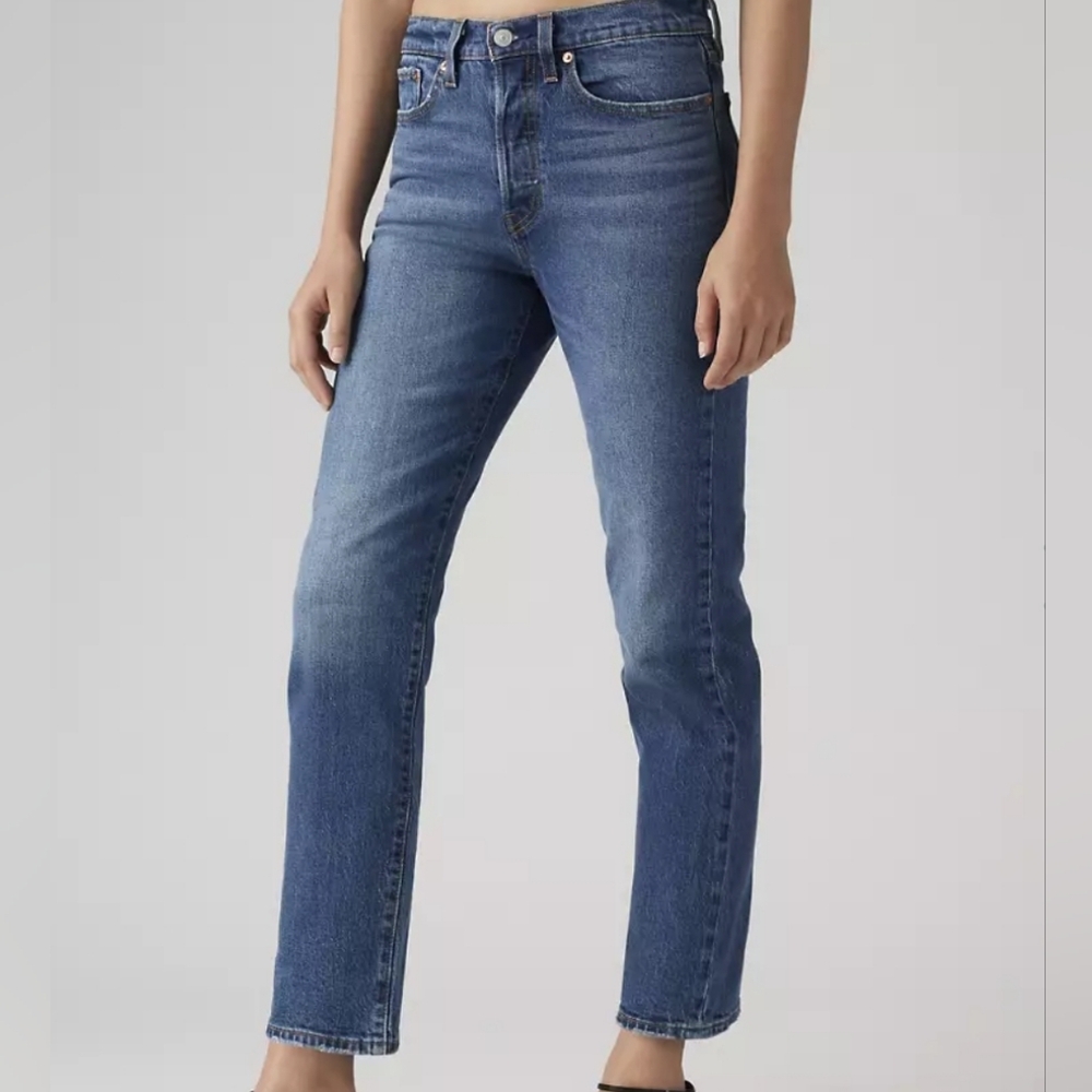 Levi's Women's Wedgie Straight Leg Ankle Jeans in Classic Blue
